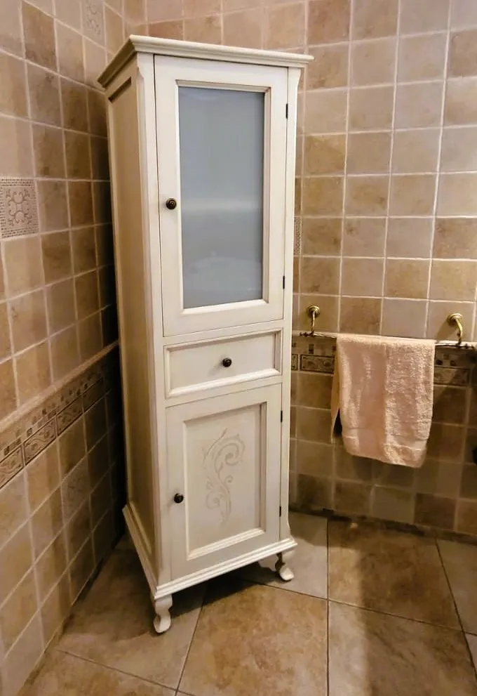 Colonna porta asciugamani modello Agata